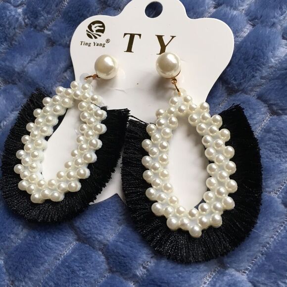 New Vintage style faux pearl fringe earrings - Picture 3 of 3